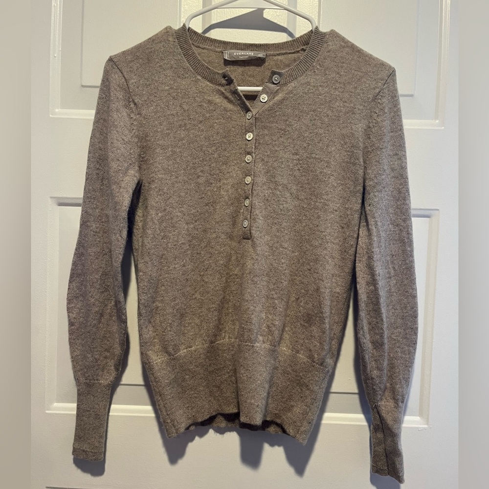 Everlane cashmere Henley sweater in oatmeal